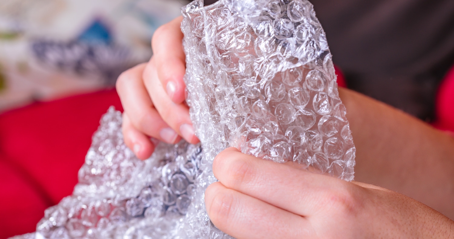 Packing Paper vs Bubble Wrap for Shipping I Which is Better? - Eurosender  Blog